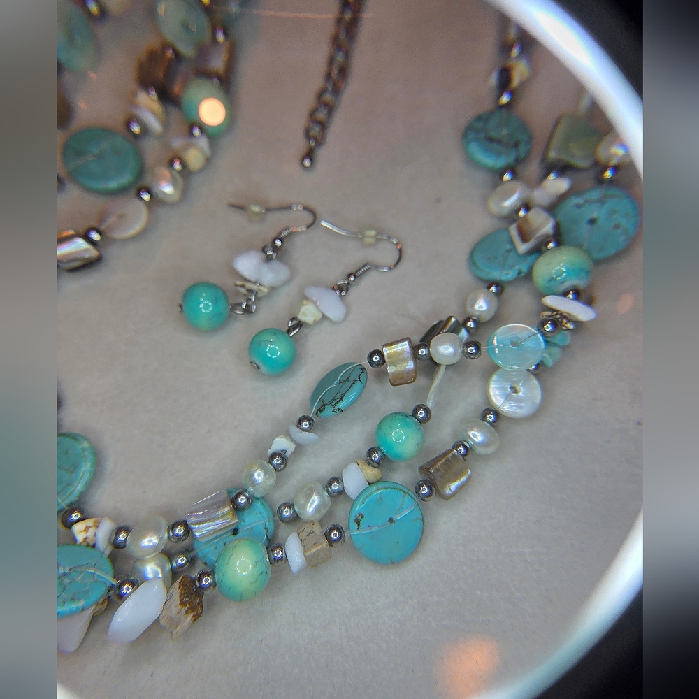 Beach Vibes Beaded Shell Pearl Necklace + Earrings - Picture 3 of 3